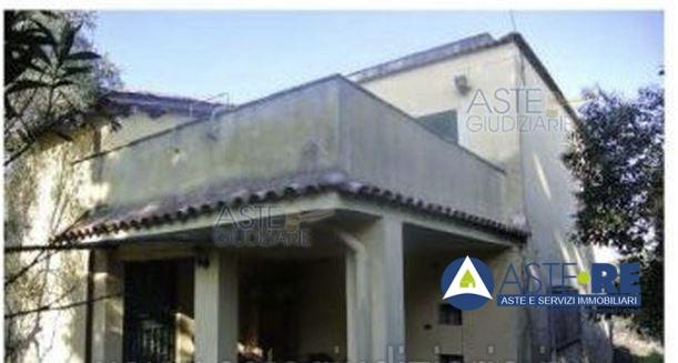 casa indipendente in vendita a Cisterna di Latina