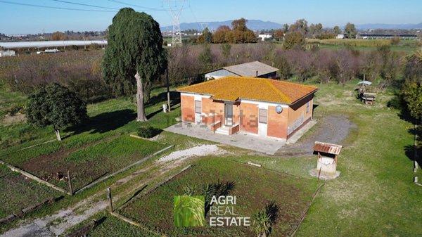casa indipendente in vendita a Cisterna di Latina
