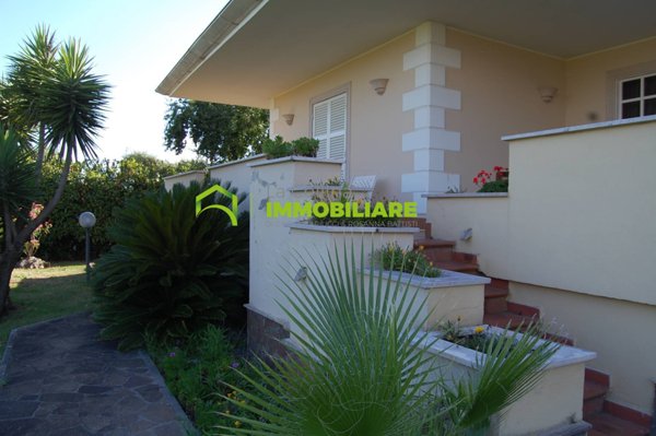 casa indipendente in vendita a Cisterna di Latina