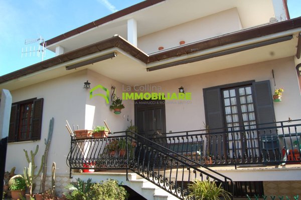 casa indipendente in vendita a Cisterna di Latina