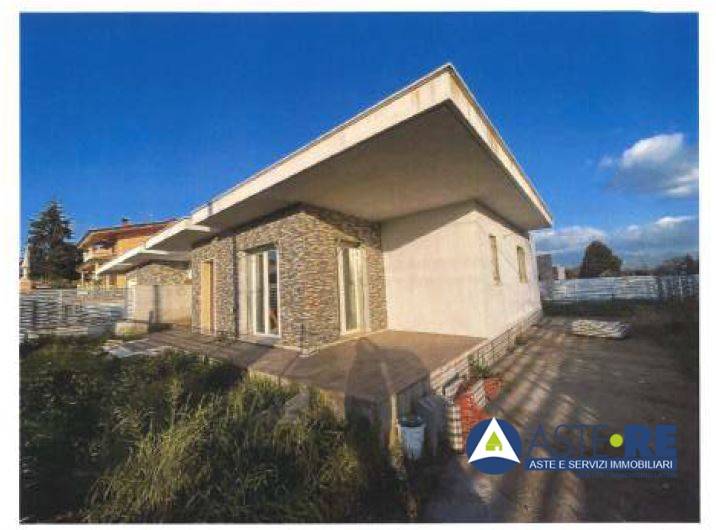 casa indipendente in vendita a Cisterna di Latina
