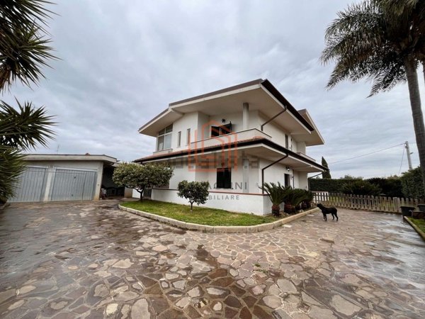 casa indipendente in vendita a Cisterna di Latina in zona Sant'Ilario