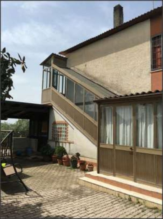 casa indipendente in vendita a Cisterna di Latina