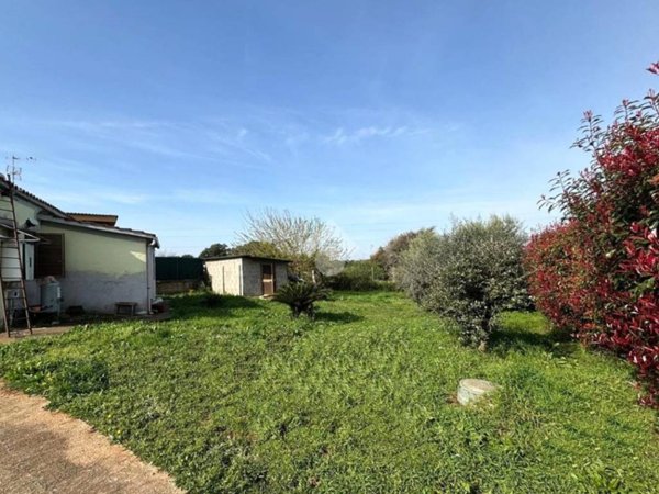 casa indipendente in vendita a Cisterna di Latina