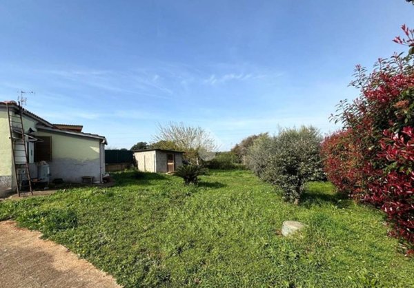 casa indipendente in vendita a Cisterna di Latina
