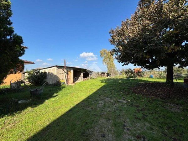 casa indipendente in vendita a Cisterna di Latina in zona Prato Cesarino