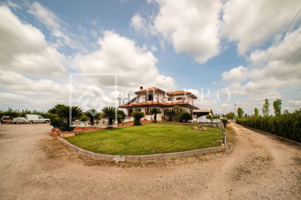 casa indipendente in vendita a Cisterna di Latina