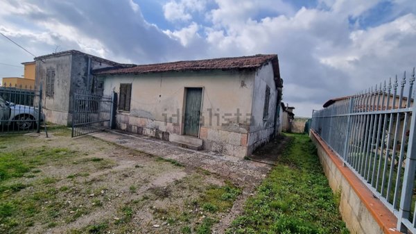casa indipendente in vendita a Cisterna di Latina