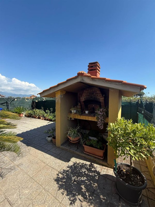 casa indipendente in vendita a Cisterna di Latina