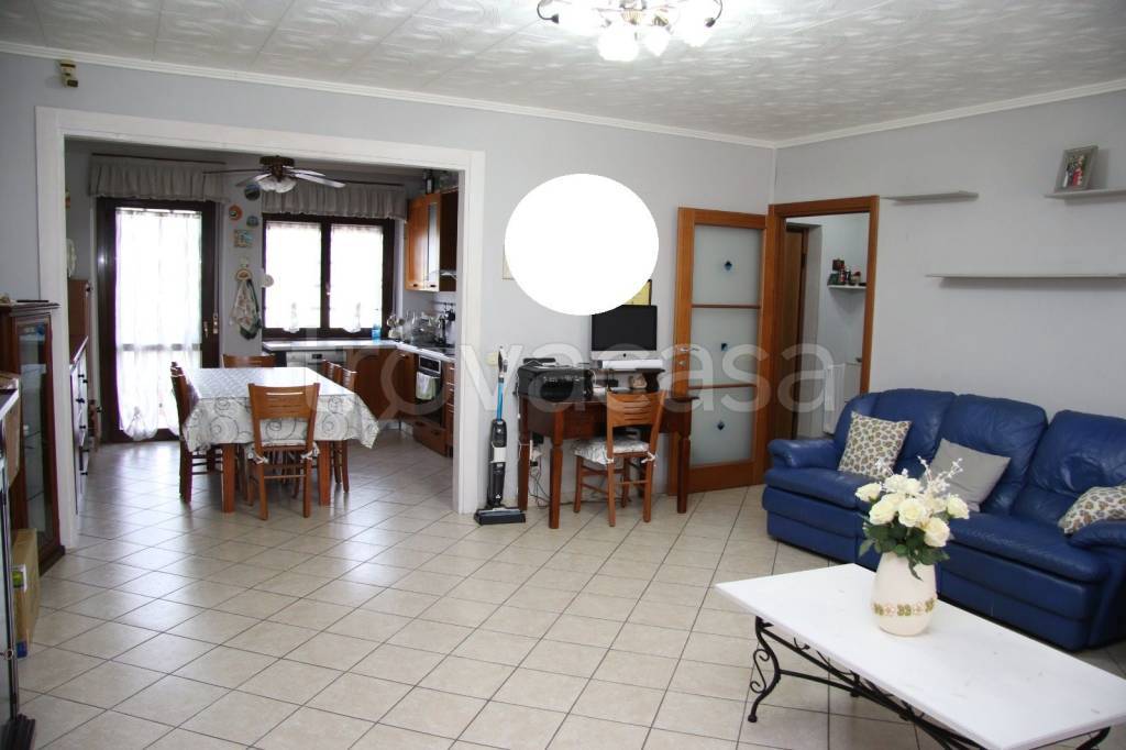 casa indipendente in vendita a Cisterna di Latina