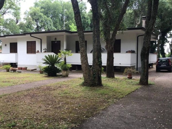 casa indipendente in vendita a Cisterna di Latina
