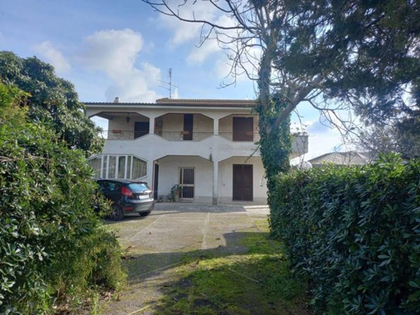 casa indipendente in vendita a Cisterna di Latina