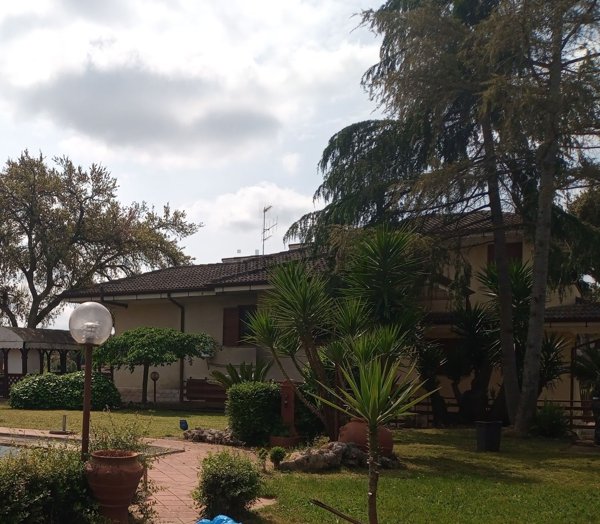 casa indipendente in vendita a Cisterna di Latina