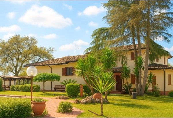 casa indipendente in vendita a Cisterna di Latina