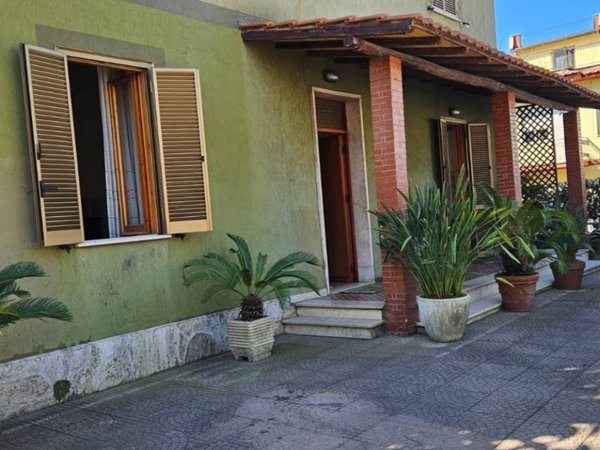 casa indipendente in vendita a Cisterna di Latina