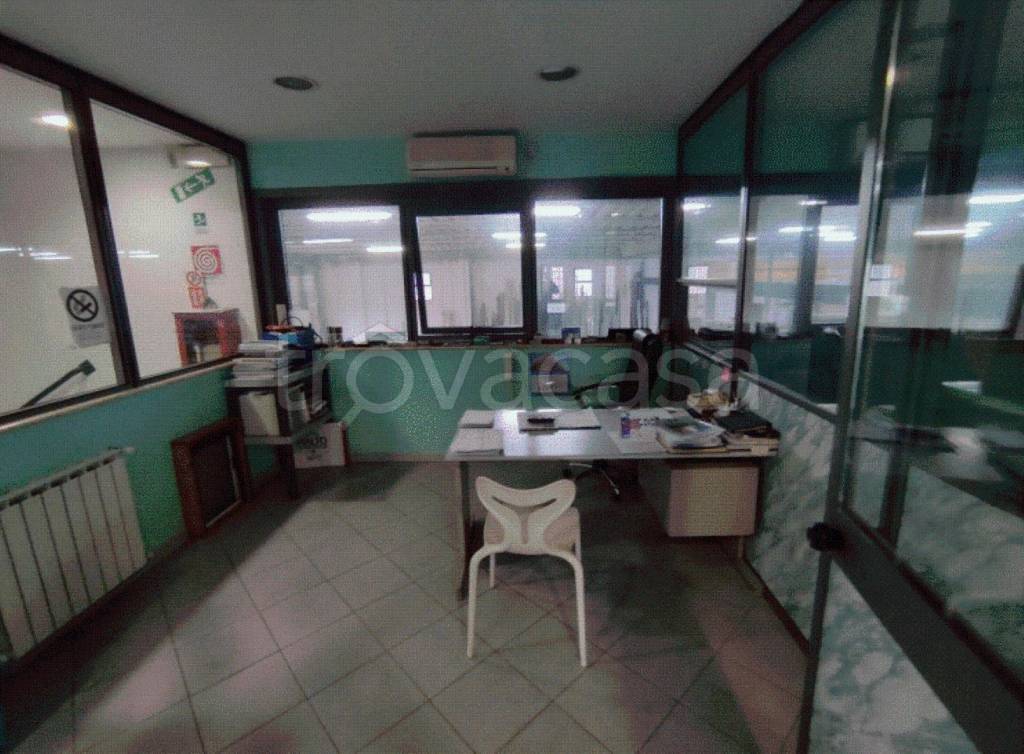 negozio in vendita a Cisterna di Latina