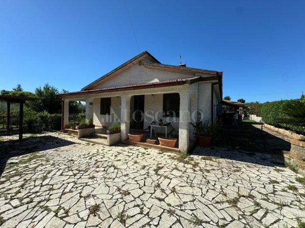 casa indipendente in vendita a Cisterna di Latina in zona Le Castella