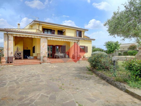 casa indipendente in vendita a Cisterna di Latina in zona Castelverde