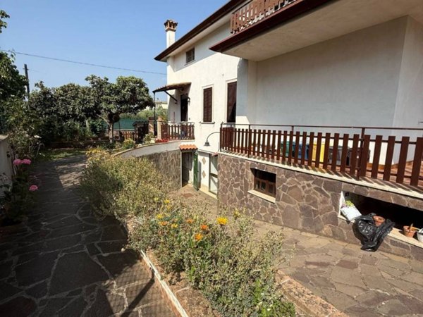 casa indipendente in vendita a Cisterna di Latina