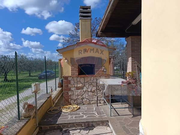 casa indipendente in vendita a Cisterna di Latina