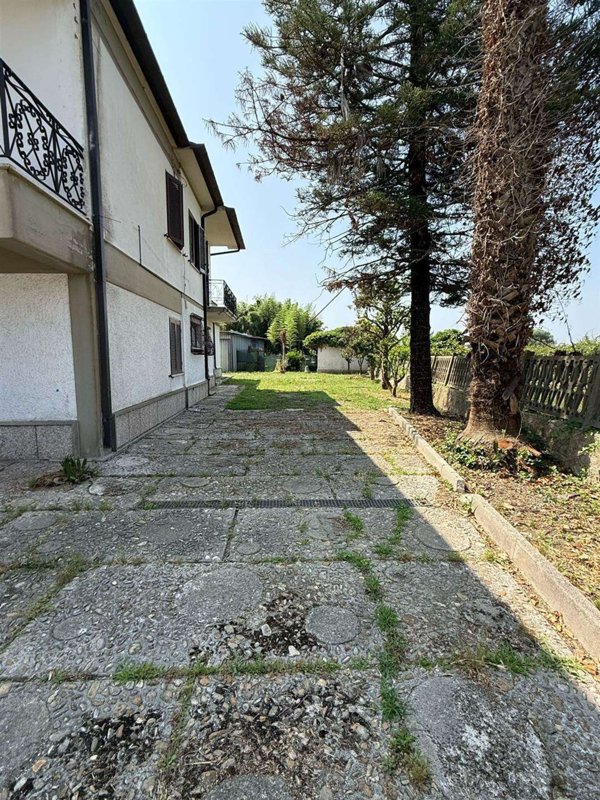 casa indipendente in vendita a Cisterna di Latina