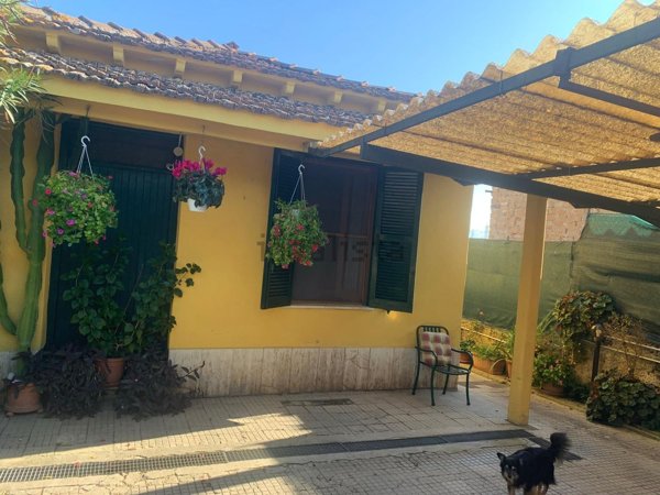 casa indipendente in vendita a Cisterna di Latina