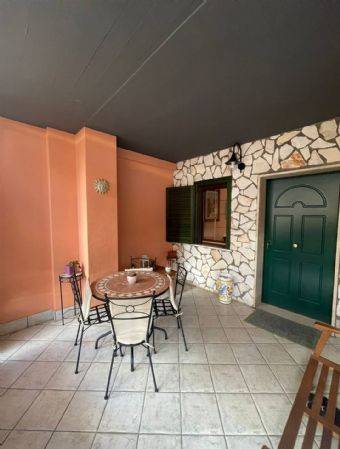 casa indipendente in vendita a Cisterna di Latina