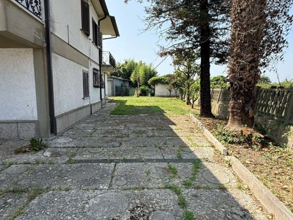 casa indipendente in vendita a Cisterna di Latina
