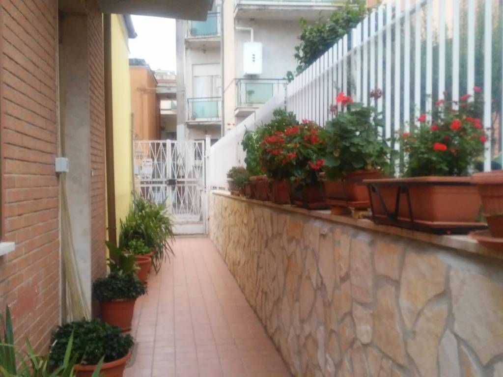 casa indipendente in vendita a Cisterna di Latina