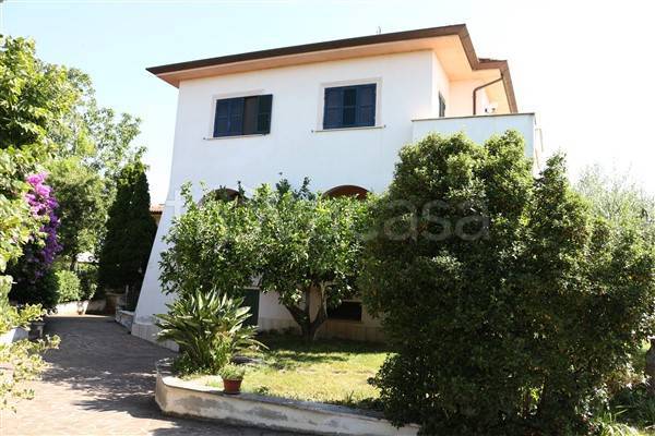 casa indipendente in vendita a Cisterna di Latina