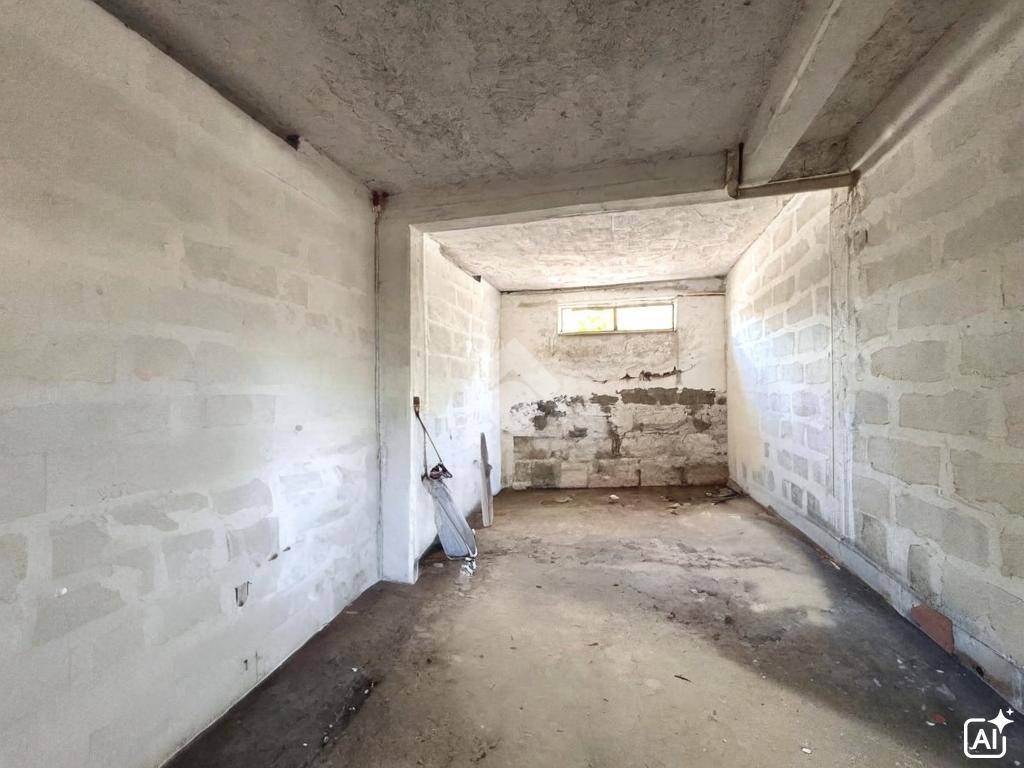 negozio in vendita a Cisterna di Latina