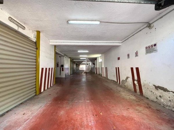 negozio in vendita a Cisterna di Latina