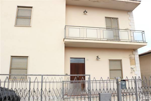 casa indipendente in vendita a Cisterna di Latina