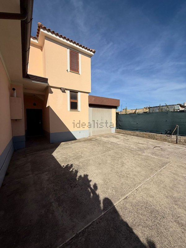 casa indipendente in vendita a Cisterna di Latina