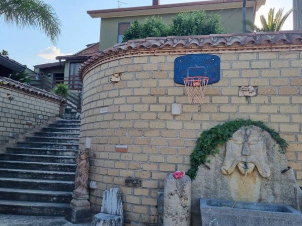 appartamento in vendita a Cisterna di Latina in zona Castel Ginnetti