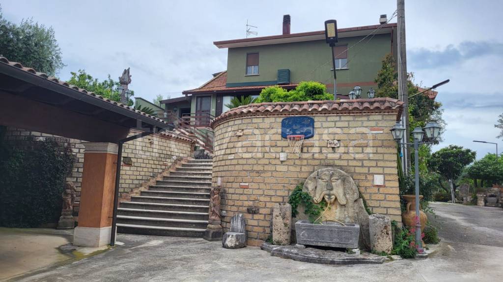 appartamento in vendita a Cisterna di Latina in zona Castel Ginnetti