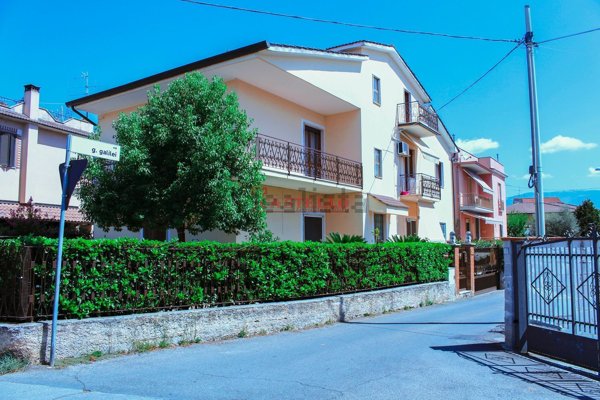 casa indipendente in vendita a Cisterna di Latina