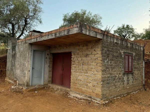 casa indipendente in vendita a Cisterna di Latina