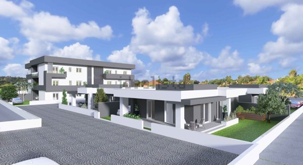 quadrivano in vendita a Cisterna di Latina