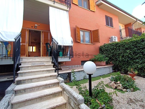 casa indipendente in vendita a Cisterna di Latina