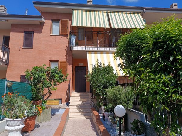 casa indipendente in vendita a Cisterna di Latina