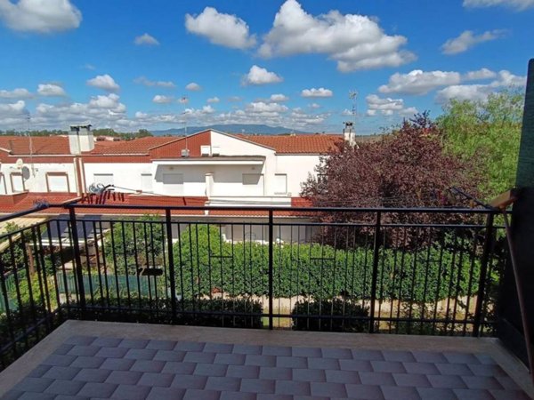 casa indipendente in vendita a Cisterna di Latina