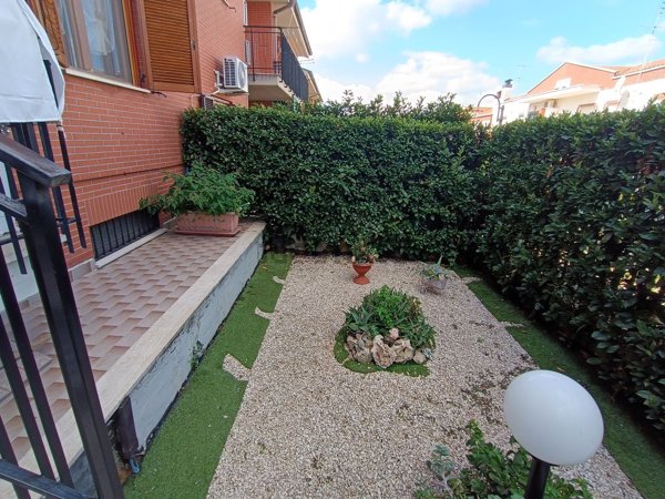 casa indipendente in vendita a Cisterna di Latina