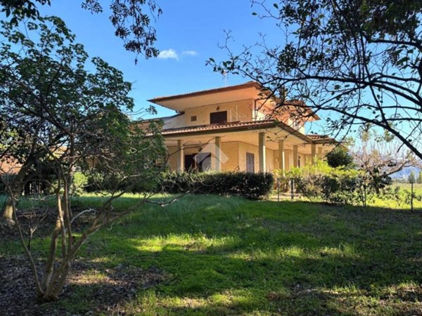 casa indipendente in vendita a Cisterna di Latina