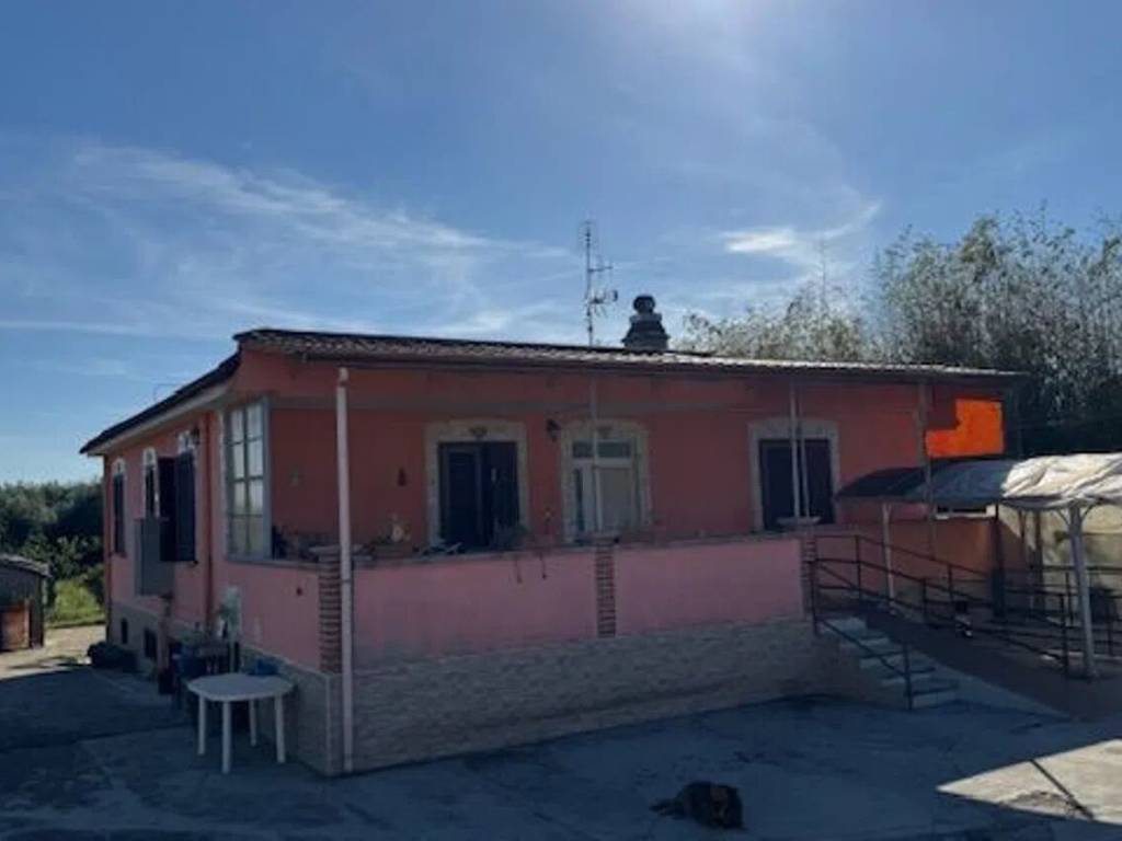casa indipendente in vendita a Cisterna di Latina in zona Le Castella