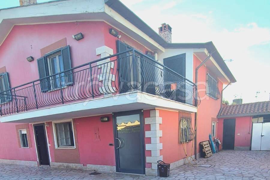 appartamento in vendita a Cisterna di Latina in zona Castelverde