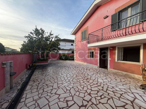 appartamento in vendita a Cisterna di Latina in zona Castelverde