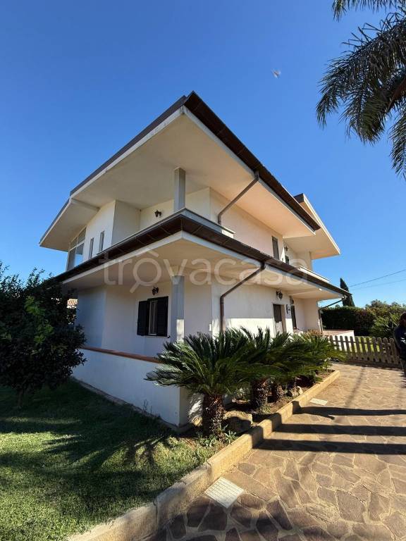 casa indipendente in vendita a Cisterna di Latina in zona Sant'Ilario