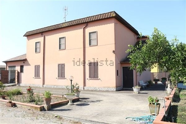 casa indipendente in vendita a Cisterna di Latina in zona Borgo Flora