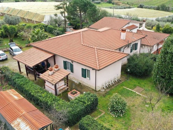 casa indipendente in vendita a Cisterna di Latina
